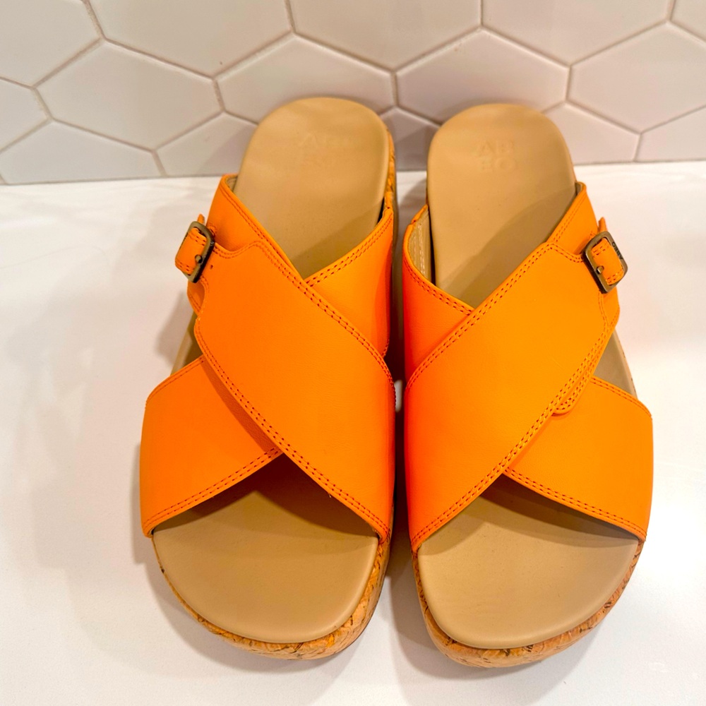 abeo Dylan Metatarsal NWOT peach Color Straps Cork Platform Size 10,Leather